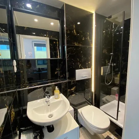 Apartmán 1 Koblenz - Renovierte Unterkunft Am Rhein - Eigenes Bad, Kueche, Wifi Koblenc